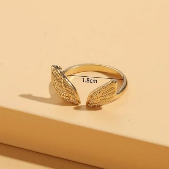 💍Wings Gold Cuff Ring ✨️ - Picture 4 of 8